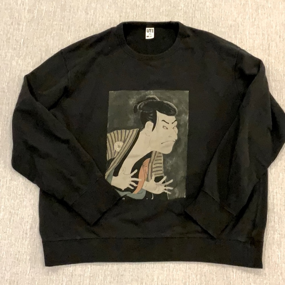 Uniqlo brand Black Crewneck top w/Graphic art from the museum of fine Arts XXL